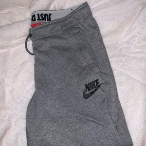 Nike Joggers/Sweats